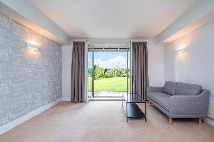 1 Bedroom Flat To Rent In Waterman Building, Westferry Road, E14