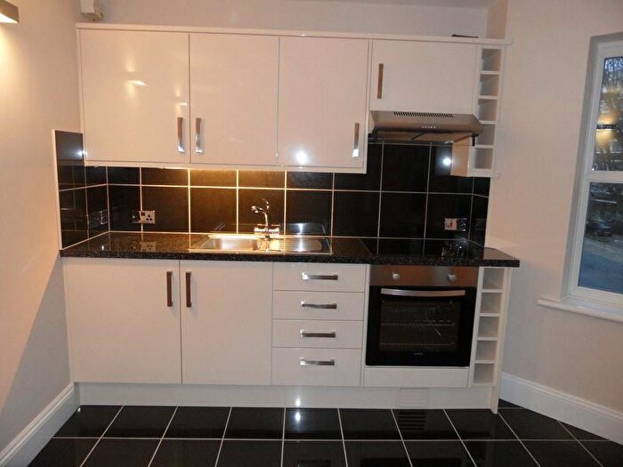 1 Bedroom Flat To Rent In Eaton Gardens, Hove, BN3