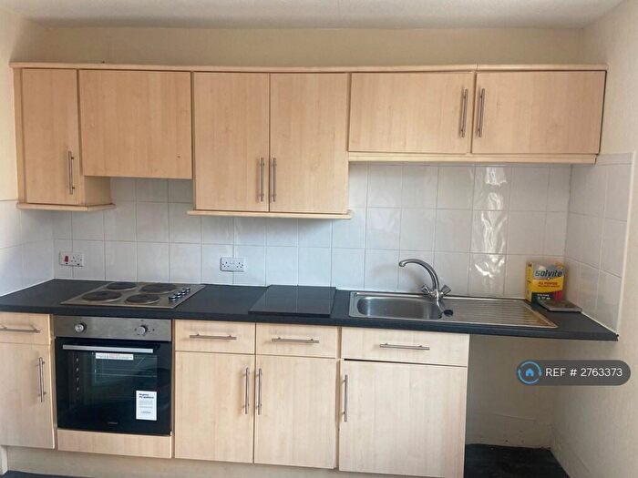 2 Bedroom Flat To Rent In Howard Road, Llandudno, LL30