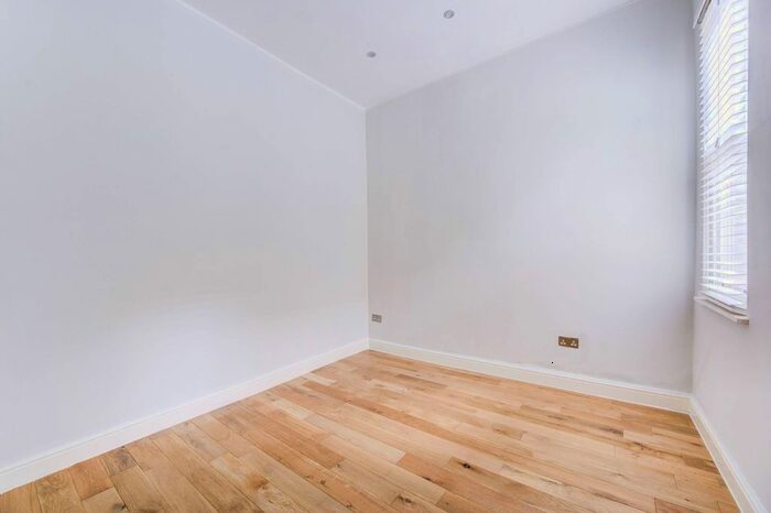 Studio To Rent In Room, Aspenlea, Hammersmith, London, W6