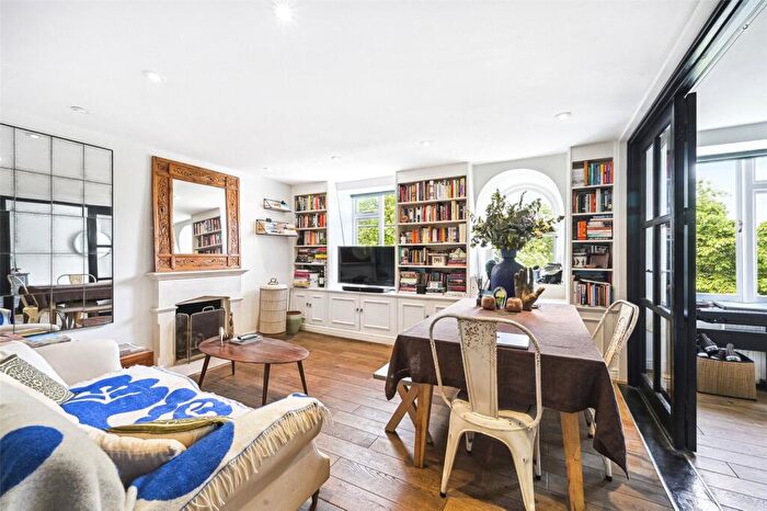 2 Bedroom Apartment To Rent In Redcliffe Square, London, SW10