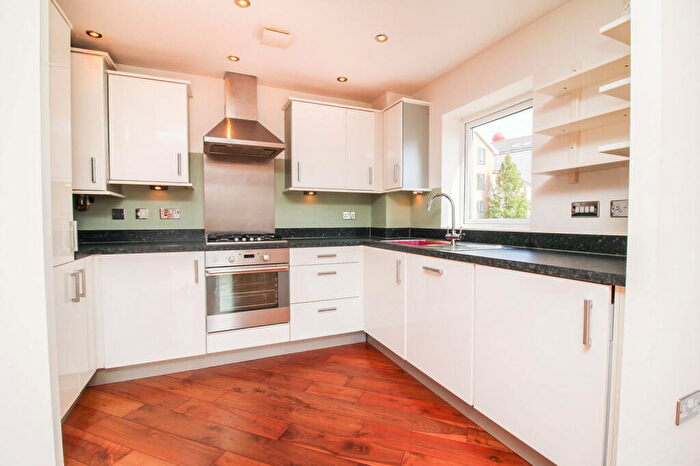 2 Bedroom Coach House For Sale In Kingfisher Road, Portishead, Portishead, Bristol, BS20