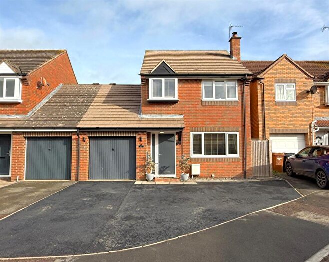 3 Bedroom Link Detached House For Sale In Valebrook Road, Stathern, LE14