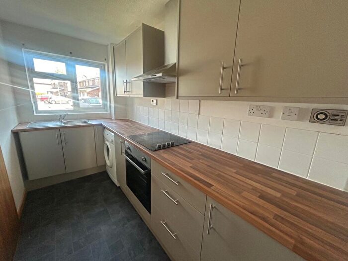 3 Bedroom House To Rent In Aled Way, Saltney, Chester, CH4