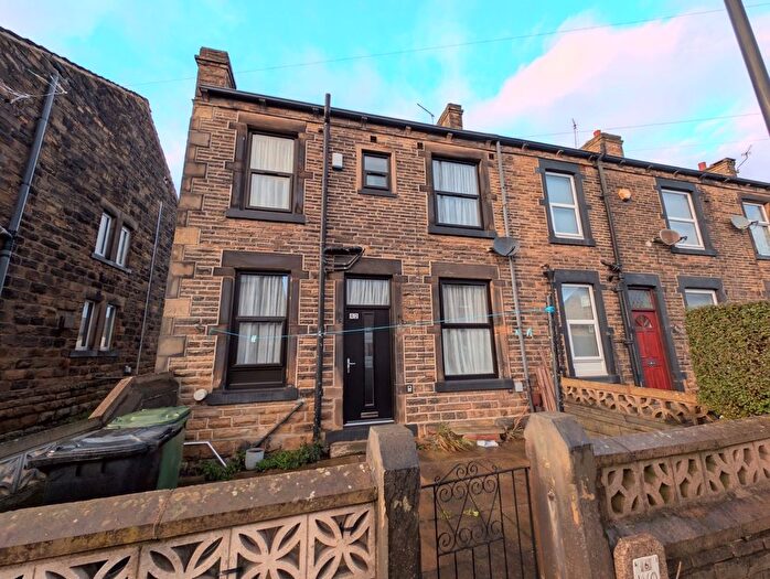 2 Bedroom End Terrace House To Rent In Fountain Street, Morley, Leeds, West Yorkshire, Uk, LS27