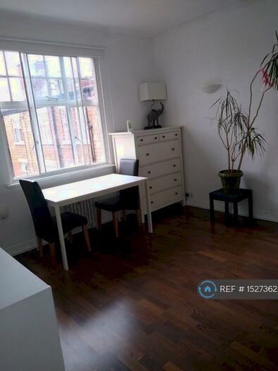 Studio To Rent In Gilling Court, London, NW3