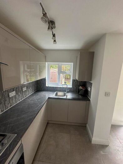 4 Bedroom Terraced House To Rent In Knights Road, Farnham, GU9