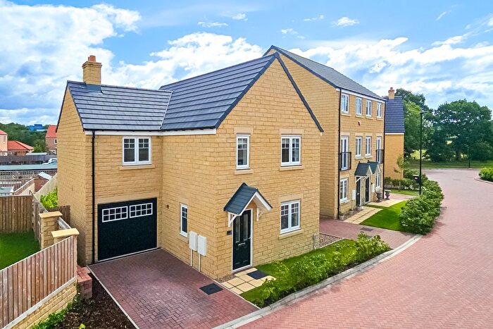 4 Bedroom Detached House For Sale In Duncombe Grove, Beckwithshaw, Harrogate, HG3