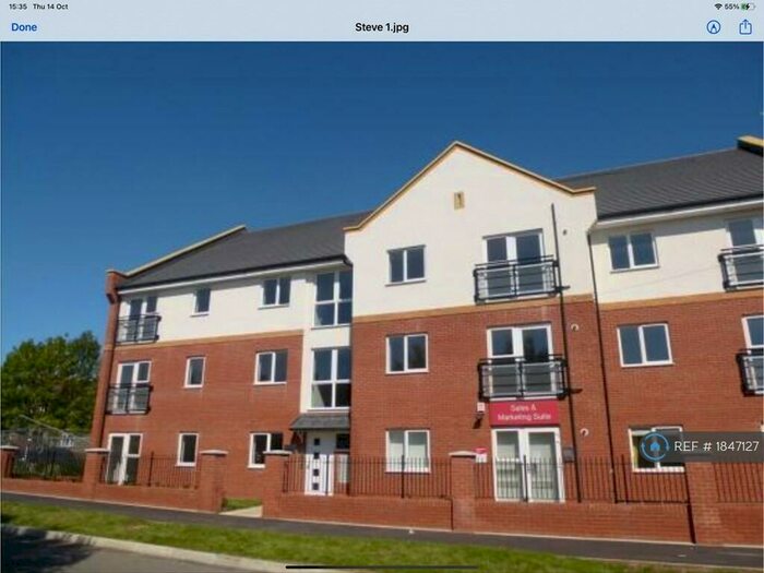 1 Bedroom Flat To Rent In Hamilton Court, Basildon, SS15