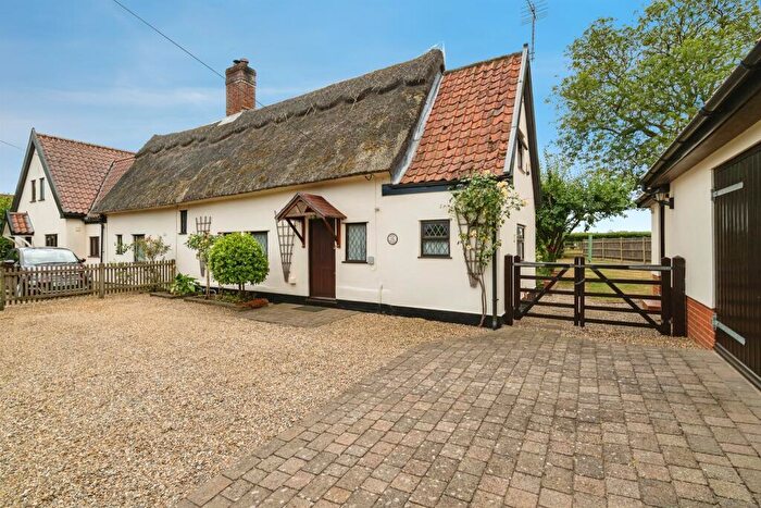 3 Bedroom Cottage For Sale In Short Green, Winfarthing, Diss, IP22