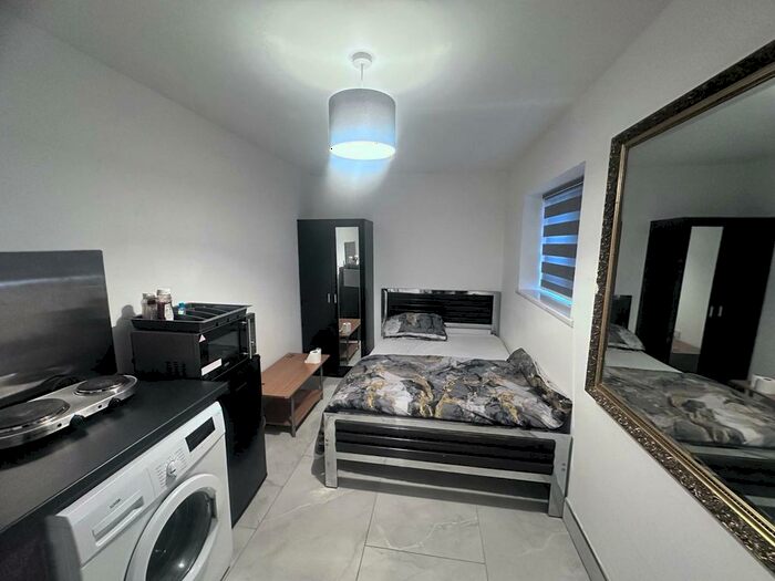 1 Bedroom Flat To Rent In Verney Avenue, Cressex Business Park, High Wycombe, HP12