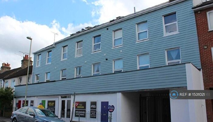 1 Bedroom Flat To Rent In Alderman House, Aldershot, GU11