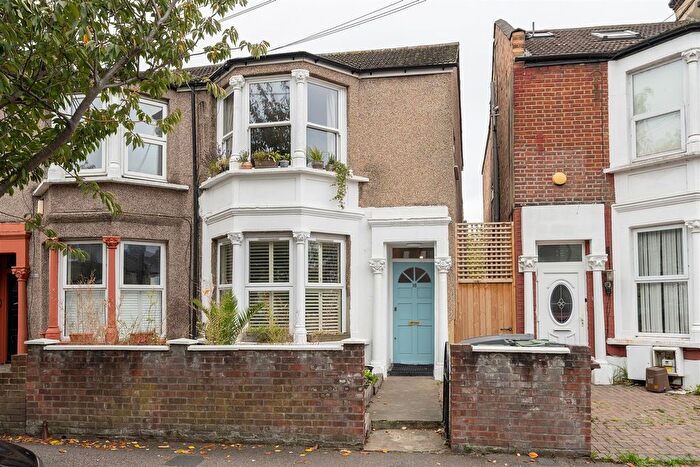 2 Bedroom Flat For Sale In Markhouse Avenue, Walthamstow, E17