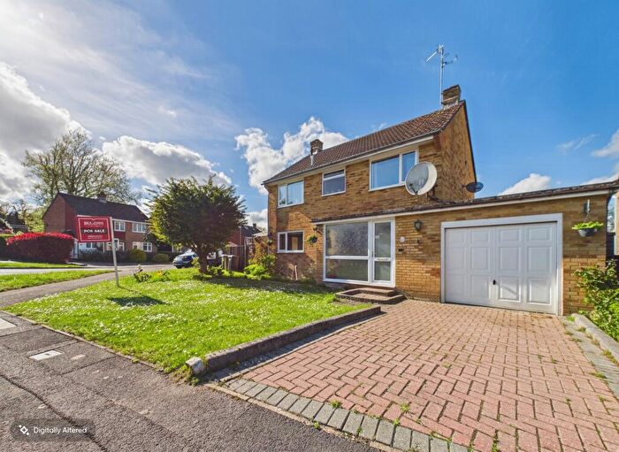 4 Bedroom Detached House For Sale In Poynings Crescent, Basingstoke, RG21