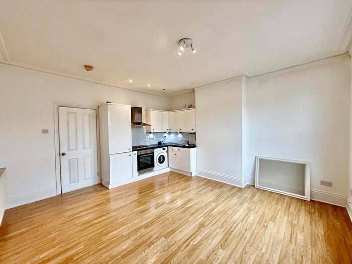 2 Bedroom Apartment To Rent In Copnor Road, Portsmouth, PO3