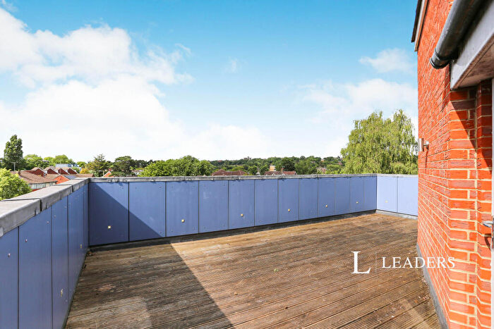 2 Bedroom Apartment To Rent In Luca Court, BR2