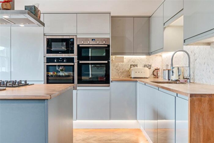 3 Bedroom Apartment For Sale In The Bury, Thorverton, Exeter, EX5