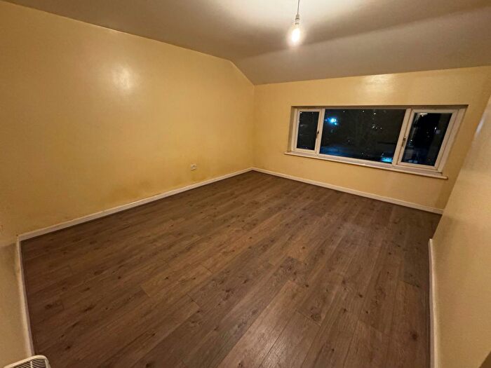 2 Bedroom Flat To Rent In High Street, Dudley, DY1