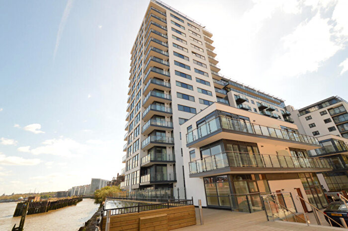2 Bedroom Flat To Rent In Cornmill House, Wharf Street, London, SE8