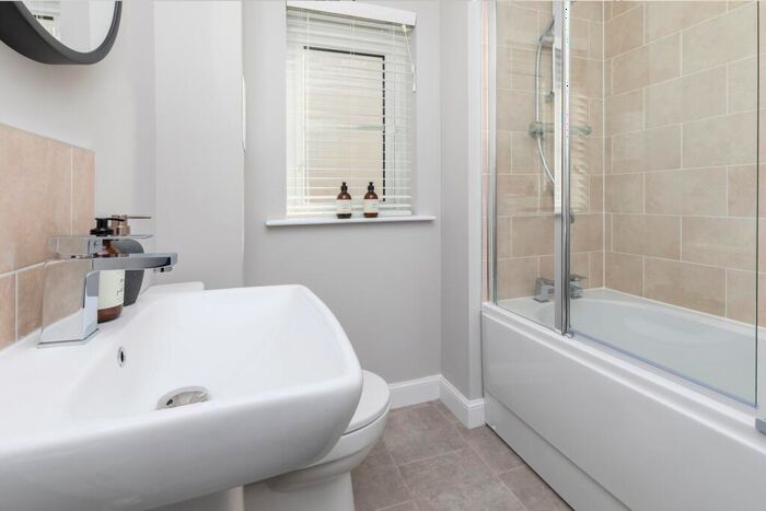 3 Bedroom End Of Terrace House For Sale In Cuthbertson Walk Bucksburn Aberdeen, AB21