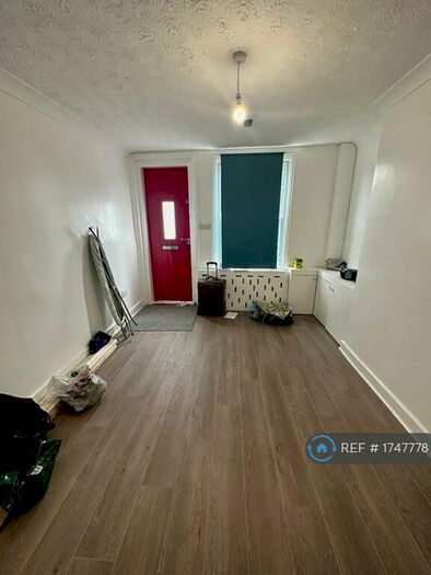 2 Bedroom End Of Terrace House To Rent In Amwell Street, Hoddesdon, EN11