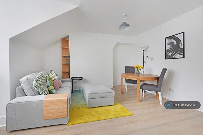 1 Bedroom Flat To Rent In High Road, London, N2