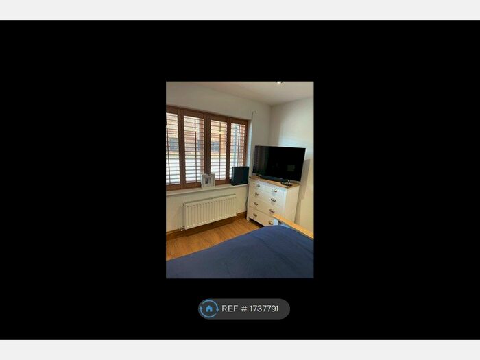 2 Bedroom Flat To Rent In Whyteleafe Hill, Whyteleafe, CR3