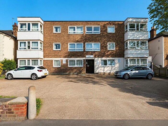 2 Bedroom Flat To Rent In Hainault Road, London, E11