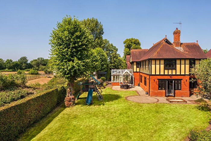5 Bedroom Link Detached House For Sale In Lime Tree Lodge, Eversley, RG27