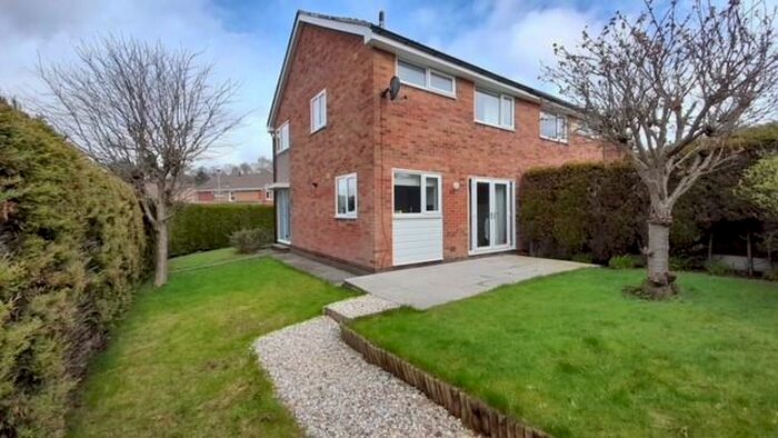 3 Bedroom Semi-Detached House To Rent In Birkdale Drive, LS17