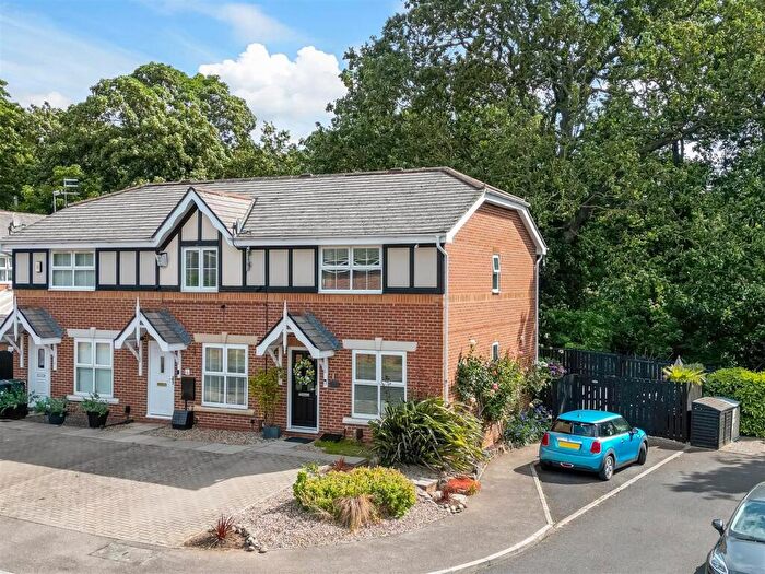 3 Bedroom End Of Terrace House For Sale In Cottage Mews, Darlington, DL1