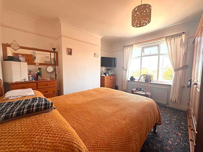 4 Bedroom Semi-Detached House For Sale In Hillsea Road, Swanage, BH19 - Photo 10