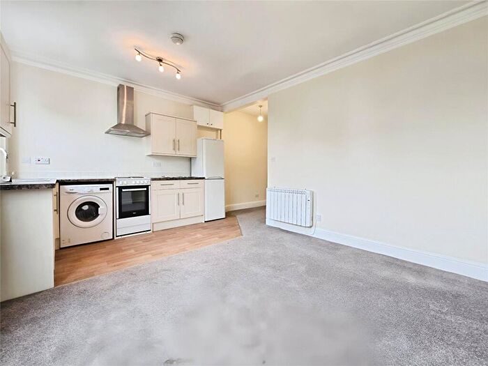 2 Bedroom Flat To Rent In High Street, Sunninghill, Ascot, SL5