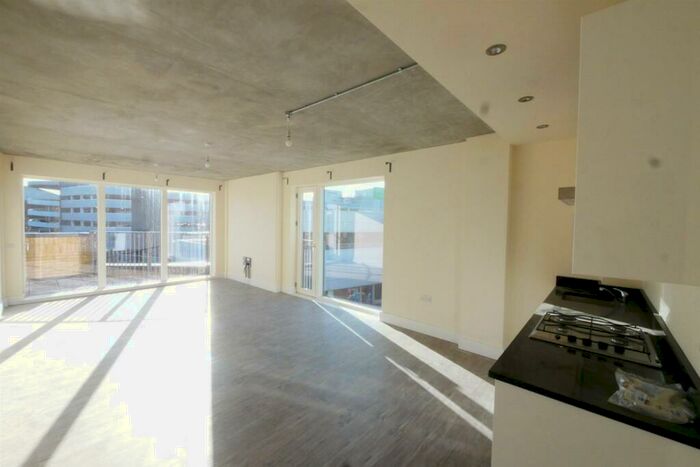 2 Bedroom Apartment To Rent In South Street, Romford, RM1