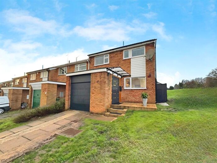 3 Bedroom End Of Terrace House For Sale In Sonning Way, Glen Parva, LE2
