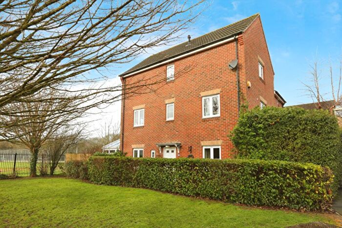5 Bedroom Town House For Sale In Crestwood View, Eastleigh, Hampshire, SO50
