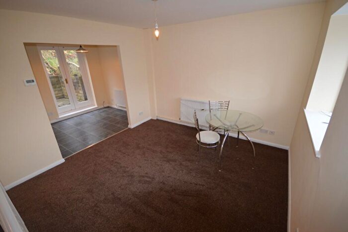 2 Bedroom House To Rent In Fox Hill Road, Sheffield, South Yorkshire, Uk, S6
