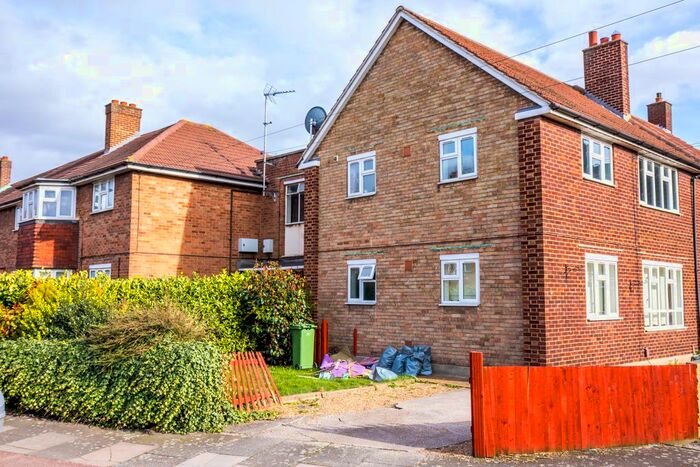 1 Bedroom Flat To Rent In Charlton Crescent, Barking, IG11