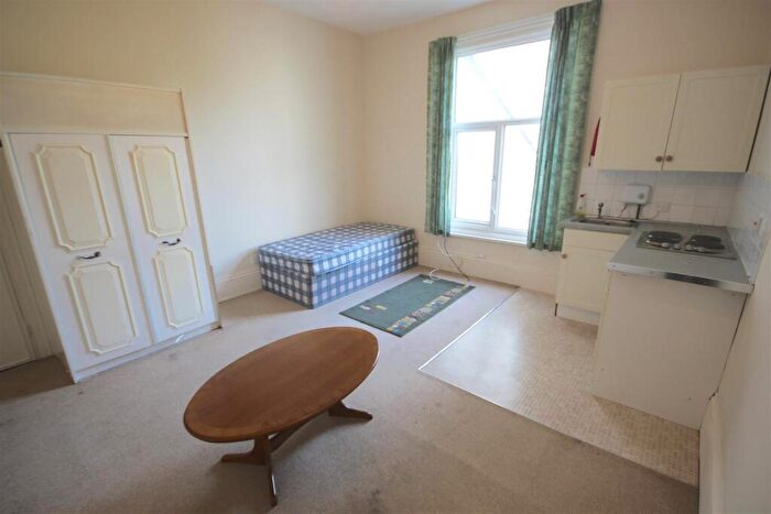 Studio To Rent In Waverley Road, Southsea, PO5