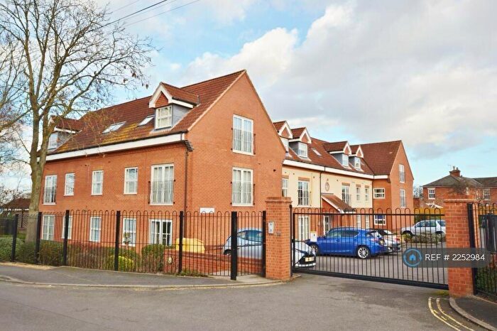 2 Bedroom Flat To Rent In Green Court, Bingham, Nottingham, NG13