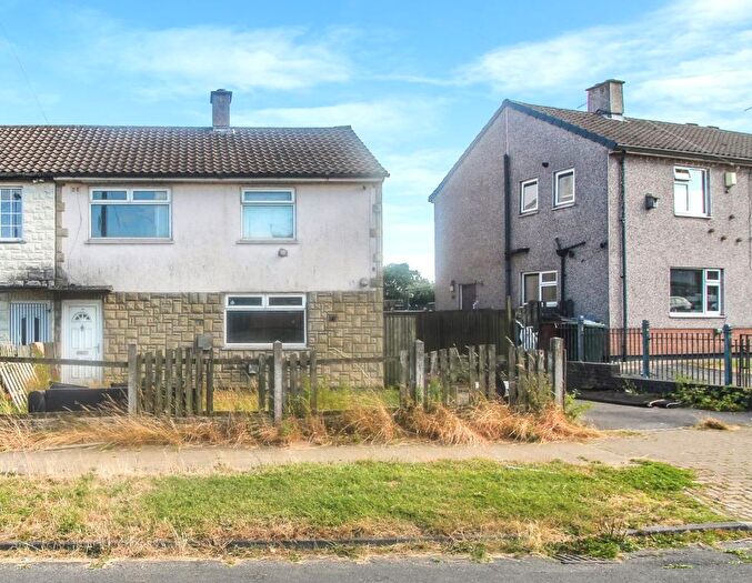 3 Bedroom Semi-Detached House For Sale In Lymington Drive, Bradford, BD4