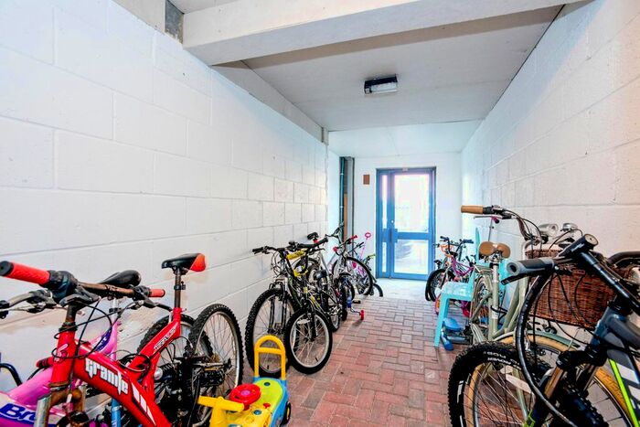 2 Bedroom Property To Rent In London Road, Portsmouth, PO2