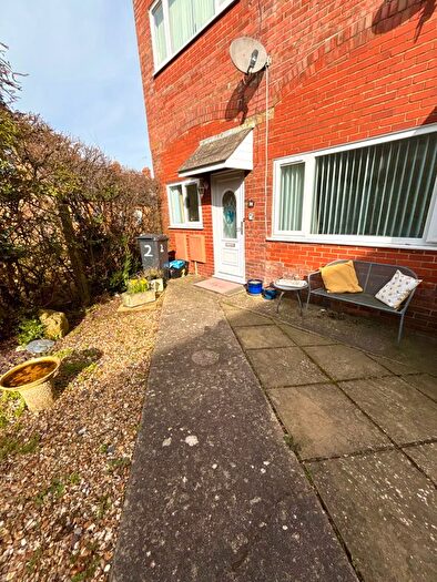 2 Bedroom Flat To Rent In Dairy Court, Crewkerne, TA18