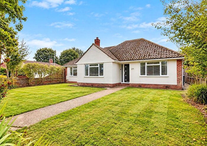 3 Bedroom Detached Bungalow For Sale In Queenborough Lane, Great Notley, Braintree, CM77