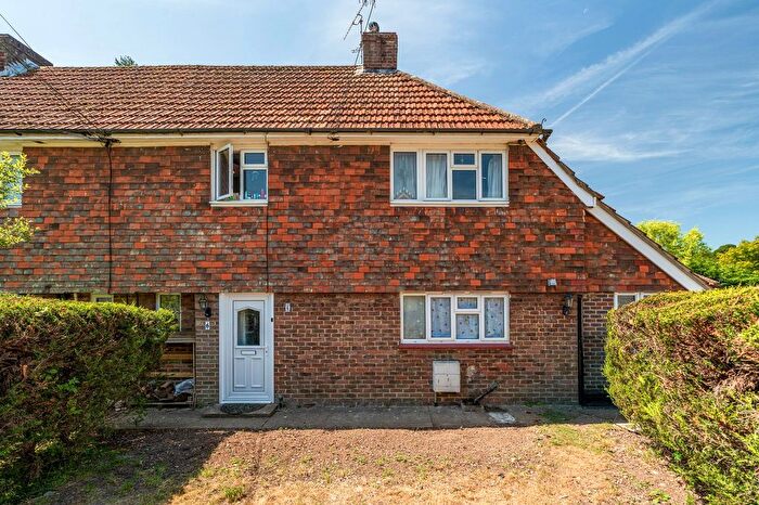 3 Bedroom Semi-Detached House For Sale In Horsham Road, Findon, BN14