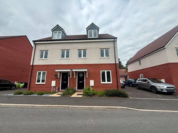 3 Bedroom Semi Detached House To Rent In Farley Grove, Exeter, EX1