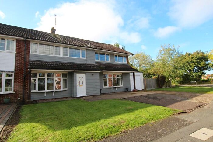 4 Bedroom Detached House To Rent In Orchard Piece, CM4