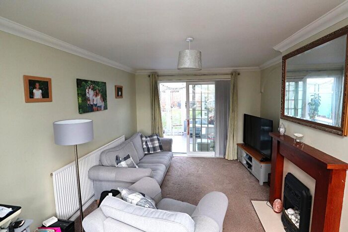 3 Bedroom Terraced House For Sale In Marshal Road, Poole, Dorset, BH17 - Photo 5