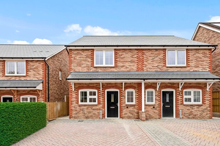 3 Bedroom Semi Detached House For Sale In Oak Park Place, Newick, BN8