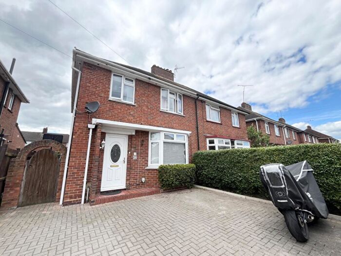 3 Bedroom Semi Detached House To Rent In Calvert Close, Aldershot, Hampshire, GU12